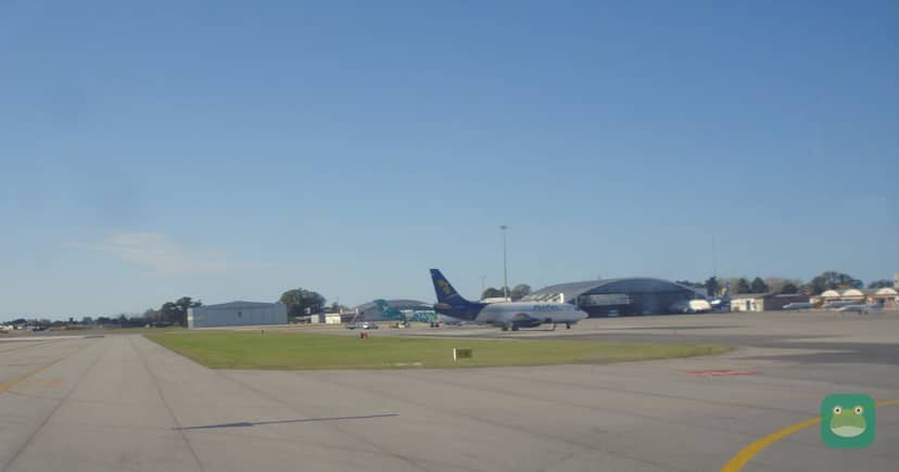 Montevideo Carrasco International (photo: Taken on 19 July 2008). Cropped and branded by Lounge Frog; CC BY-SA 3.0.