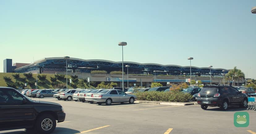 Curitiba Afonso Pena International (photo: Taken on 17 August 2005). Cropped and branded by Lounge Frog; CC BY 3.0.