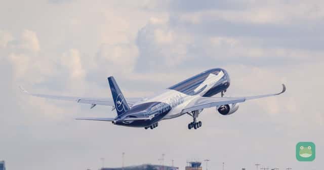 A Lufthansa Airbus A350-1000 taking off. European carriers flying to Asia are routing north of Saudi Arabia under EASA, German and French advisories in force through November.