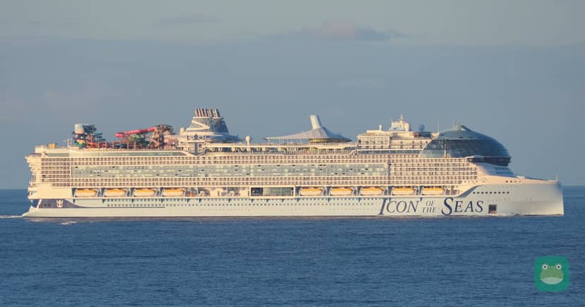 Icon of the Seas off Puerto Rico, 2025 (cropped).