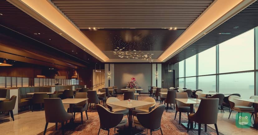 The dining room of Singapore Airlines' First Class SilverKris Lounge at Changi Terminal 2