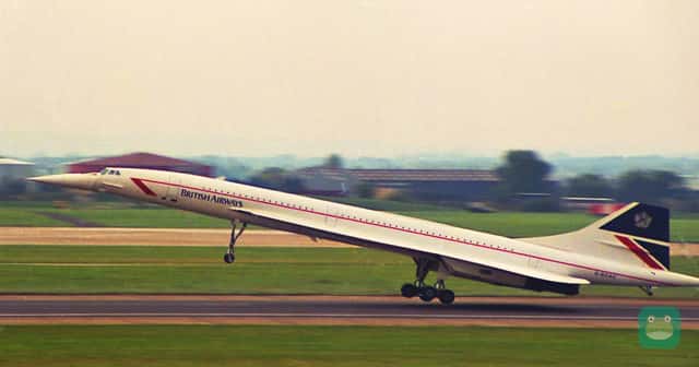 British Airways Concorde departing Heathrow in 1987. Photo: Phillip Capper, CC BY 2.0; cropped and Lounge Frog badge added.