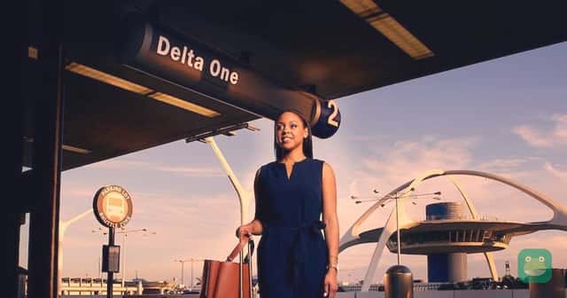 The Delta One curbside entrance at Los Angeles International Airport
