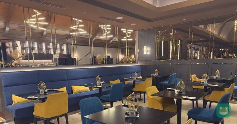 Sky Suite Airport Lounge, KUL Terminal 1 Satellite — dining and lounge space