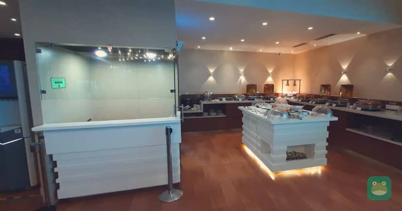 Travel Club (Terminal 2), MAA Terminal 2 — buffet area