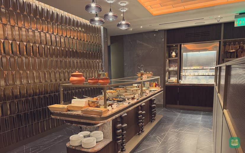 Air India Maharaja Lounge, SFO International Terminal A — Indian buffet