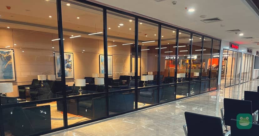 Encalm Lounge, Delhi Terminal 2 — entrance and seating