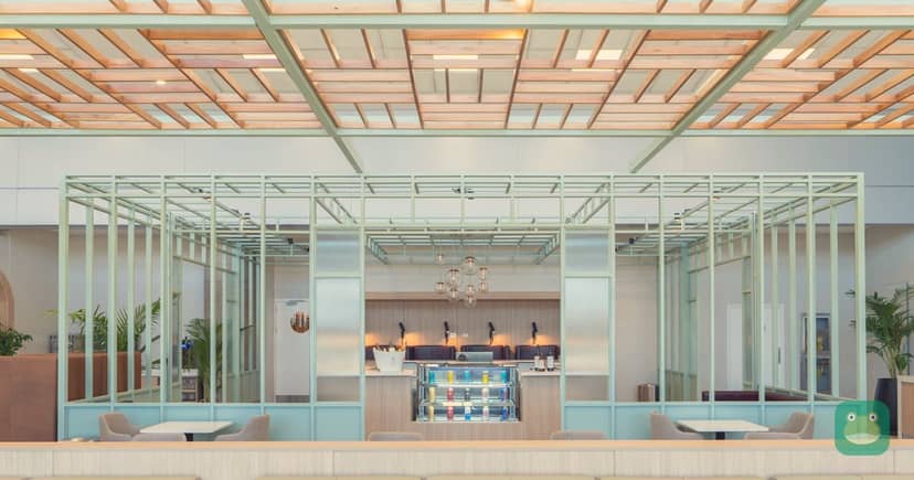AMAE Lounge Aeroparque seating and buffet area