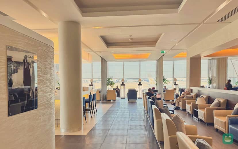 Central bar, Gulf Air Falcon Gold Lounge, Heathrow Terminal 4