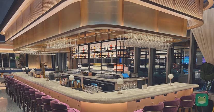 Chase Sapphire Lounge by The Club, BOS Terminal B — bar