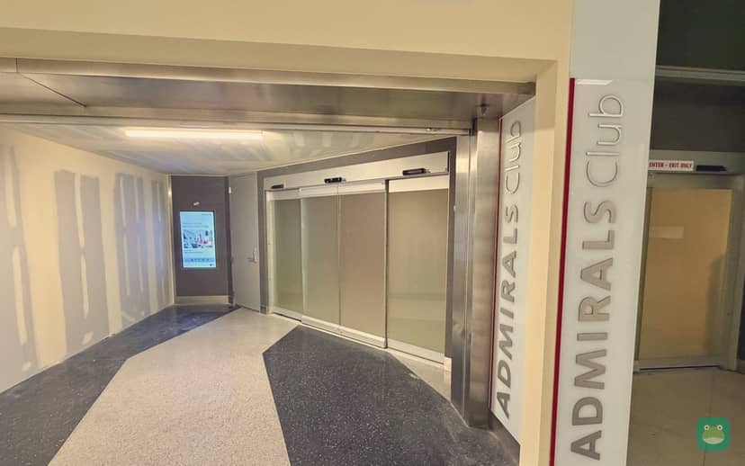Admirals Club, ORD Terminal 3 Concourse L — lounge interior