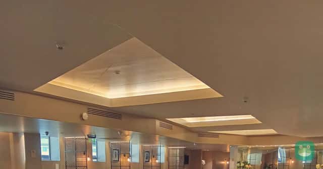 Pacific Club's official photograph of its Santiago lounge between gates A08 and A17.