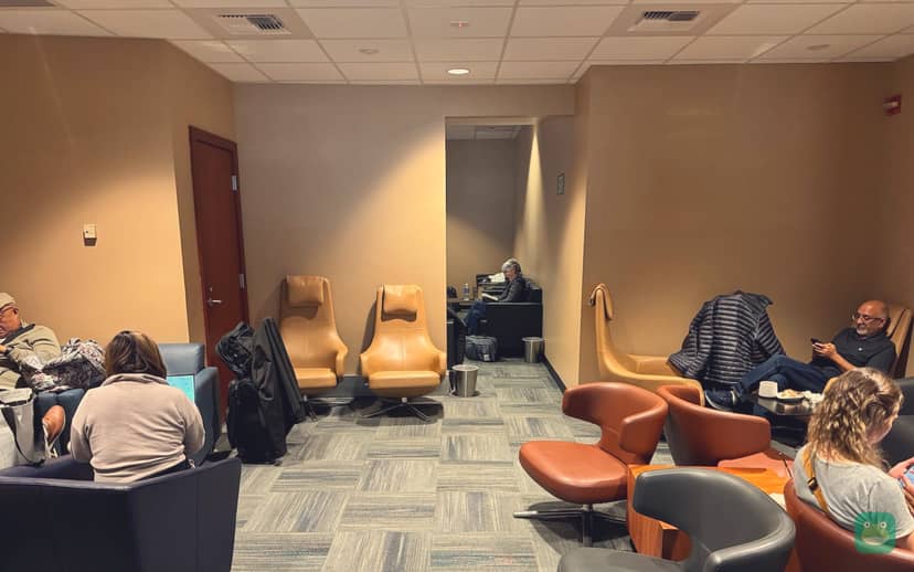 The Club SEA, SEA Concourse A — seating