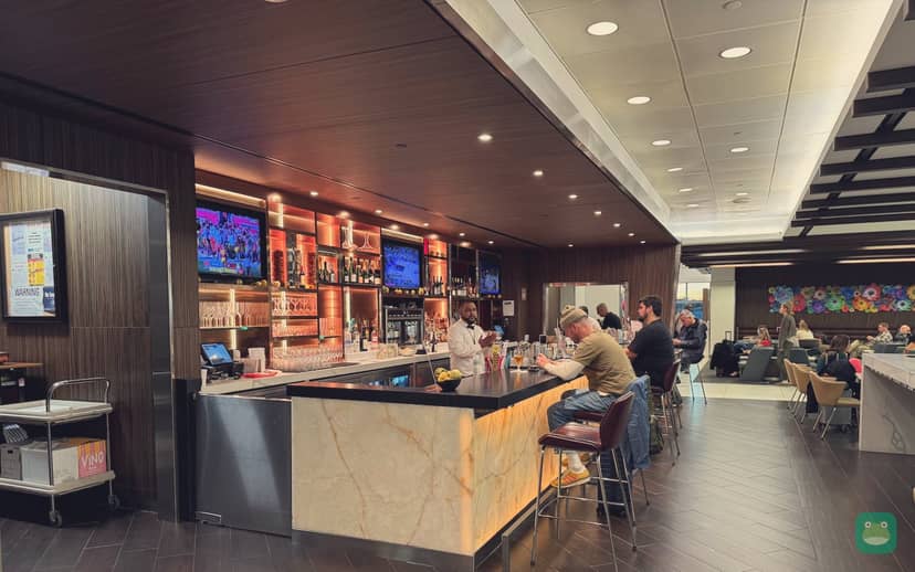 Delta Sky Club, JFK Terminal 4 Concourse B — bar