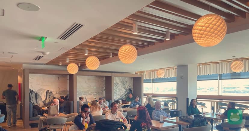 American Airlines Admirals Club, DEN Concourse C — dining room seating