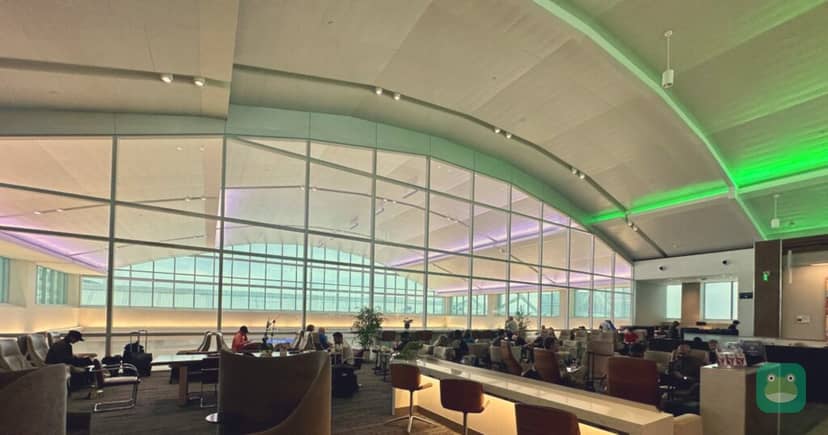 Delta Sky Club, FLL Terminal 2 — main seating room