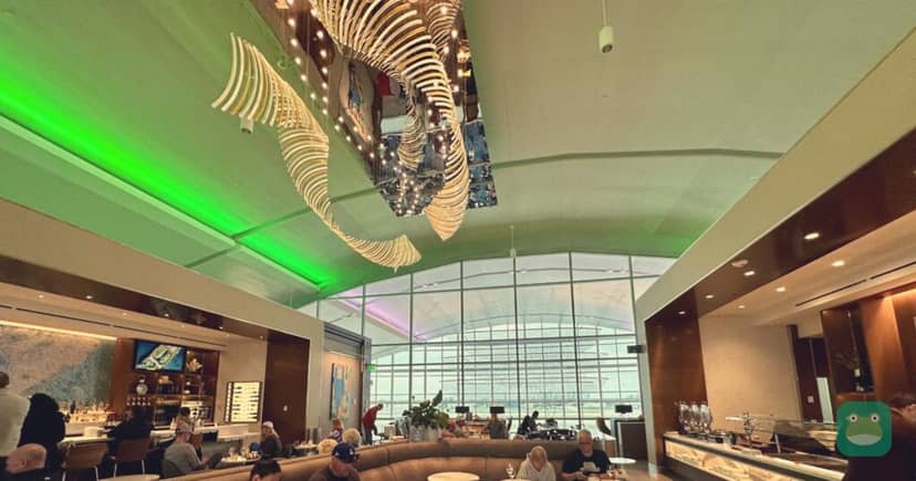 Delta Sky Club, FLL Terminal 2 — bar and buffet