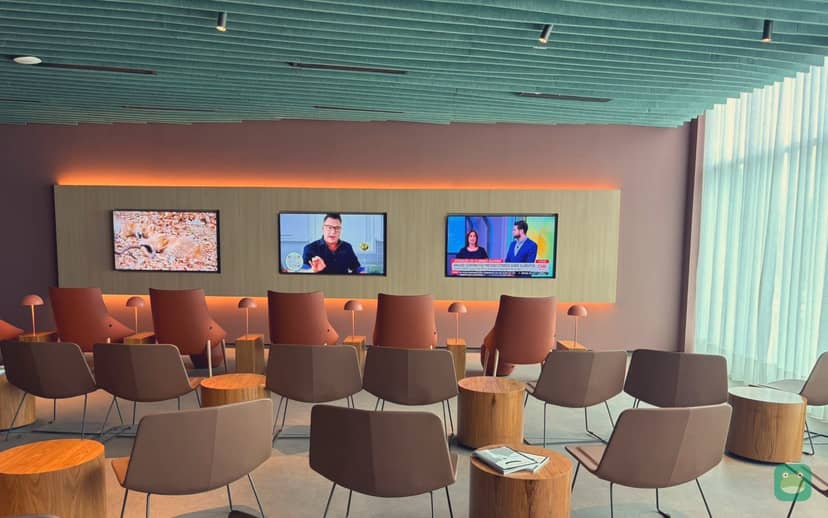 Bradesco Cartões Lounge, CGH Terminal 1 — seating and rest area