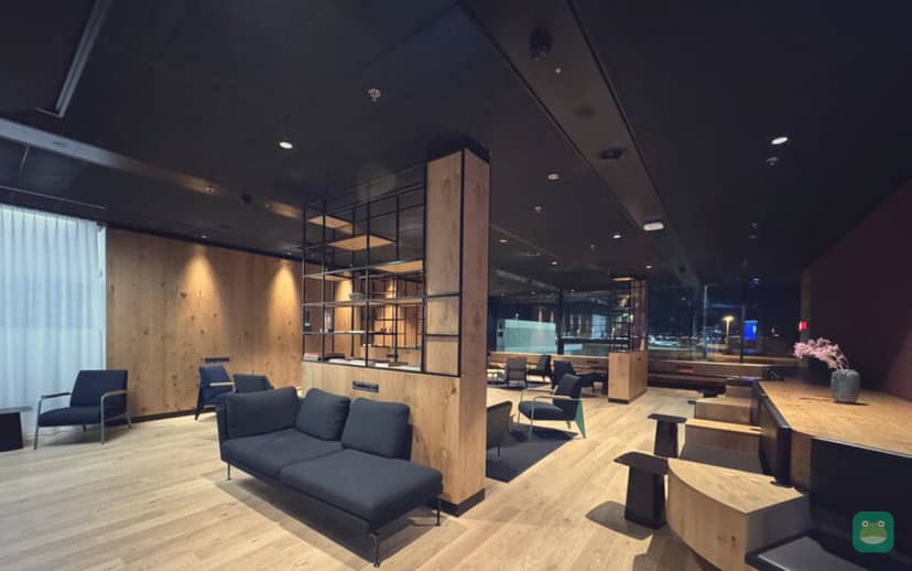 SWISS Lounge D, ZRH — main seating area (2026)