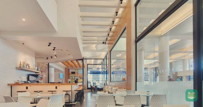 Escape Lounge, PHX Terminal 3 — dining area