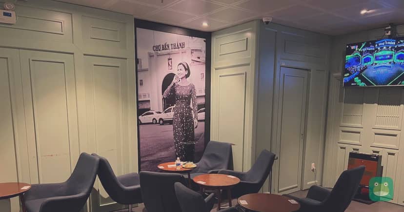 Le Saigonnais Business Lounge, SGN Terminal 1 — buffet area