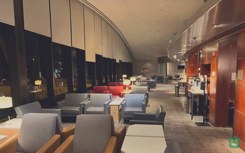 American Airlines Admirals Club, TPA Airside F — seating area