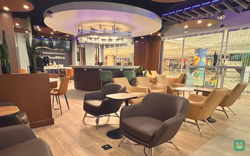 The Lounge San Juan, SJU Terminal B — lounge interior