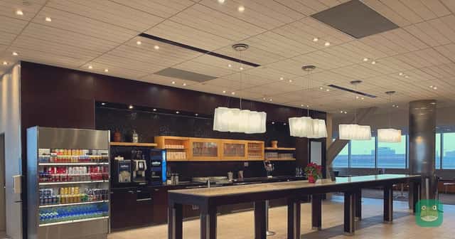 Air Canada Maple Leaf Lounge (Domestic), YYZ