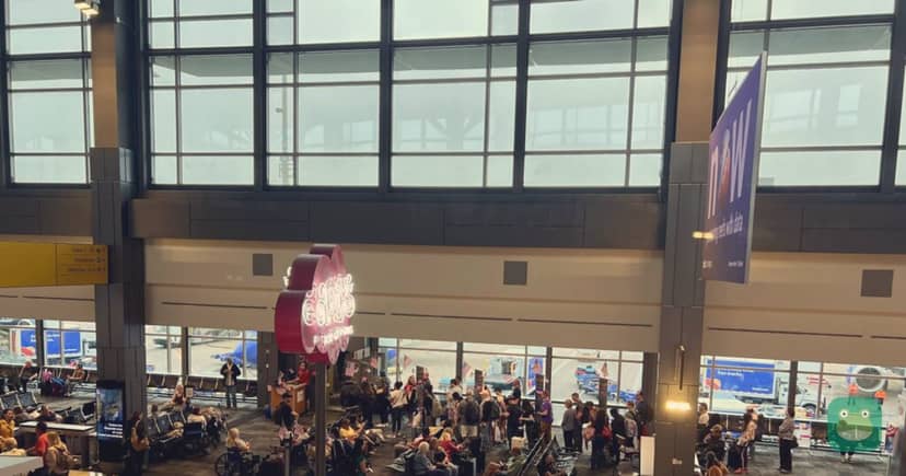 American Airlines Admirals Club, AUS Barbara Jordan Terminal — view over the concourse