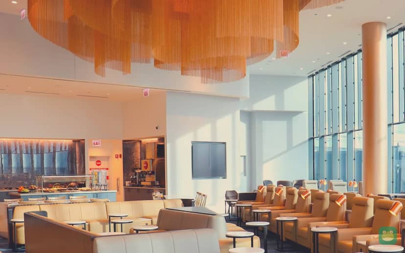 LOT Business Lounge, ORD Terminal 5 — seating