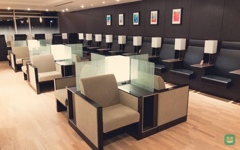 ANA Lounge (North), HND Terminal 2 domestic — sofa seating