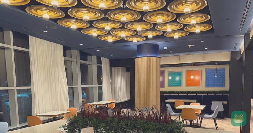 Chase Sapphire Lounge by The Club, PHL D/E Connector — dining area