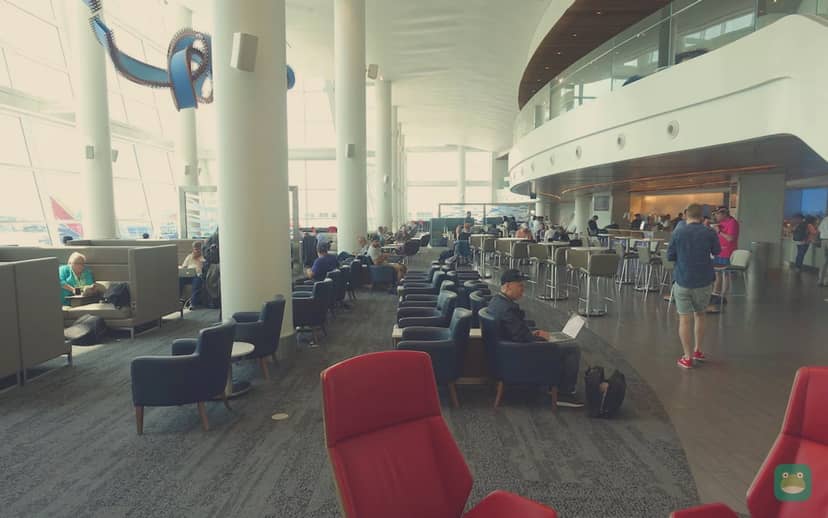 Delta Sky Club (A), SEA Concourse A — main seating area