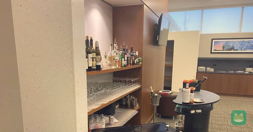 International Club Lounge, TPA Airside F — bar