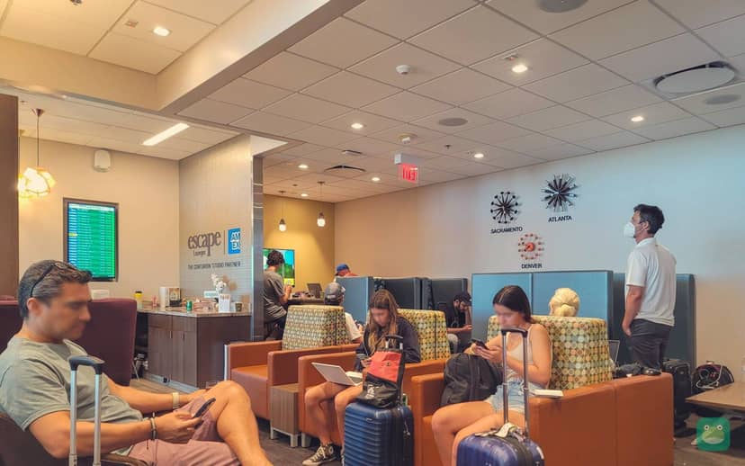 Escape Lounge, SMF Terminal B — seating