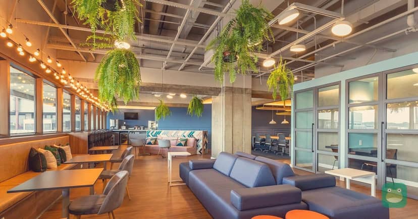 Urban Cowork Airport Lounge, GRU Terminal 2 — cowork seating