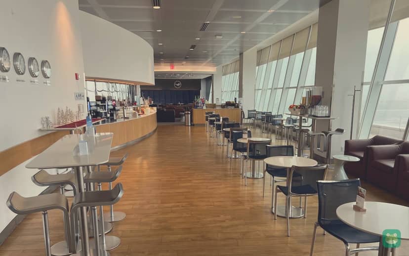 Lufthansa Business Lounge, JFK Terminal 1 — seating