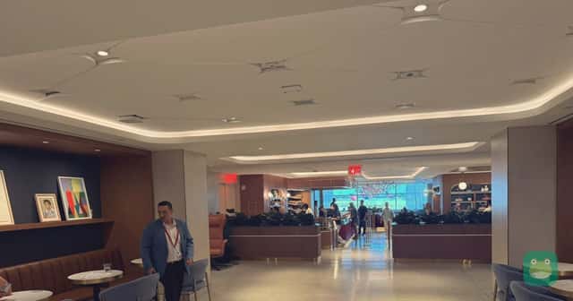 Which lounge should you pick when you hold several premium cards?