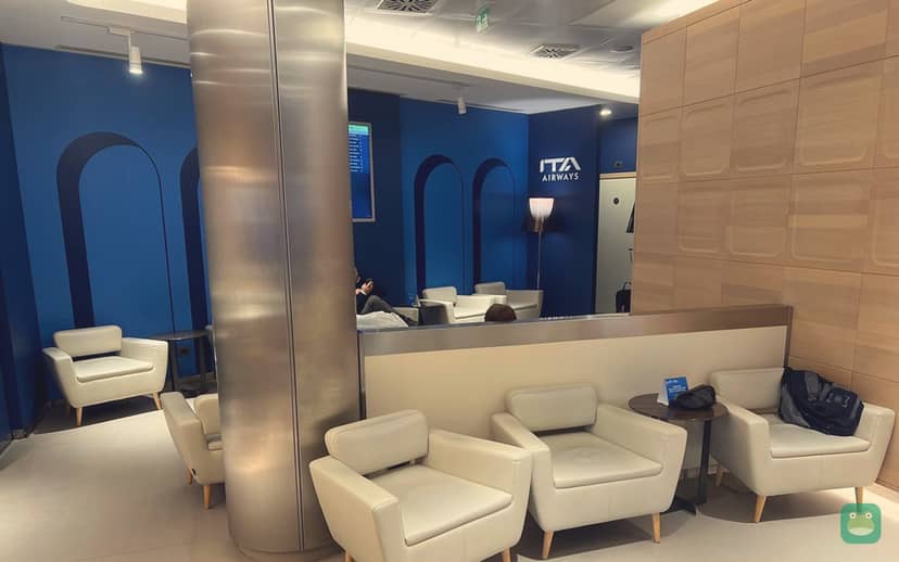 ITA Airways Piazza Vincenzo Bellini Lounge, CTA Terminal A — armchair seating