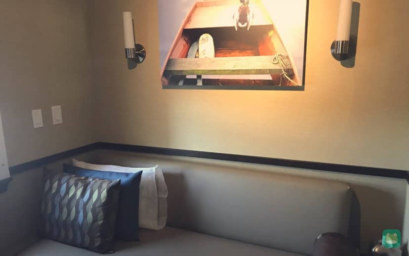 Minute Suites (A), DFW Terminal A — suite daybed
