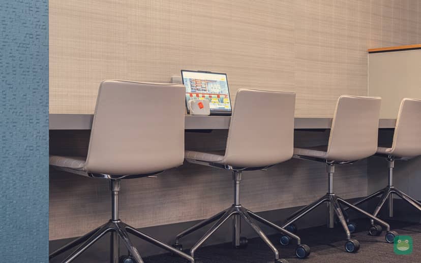 The Club BUF, BUF Main Terminal — work seating
