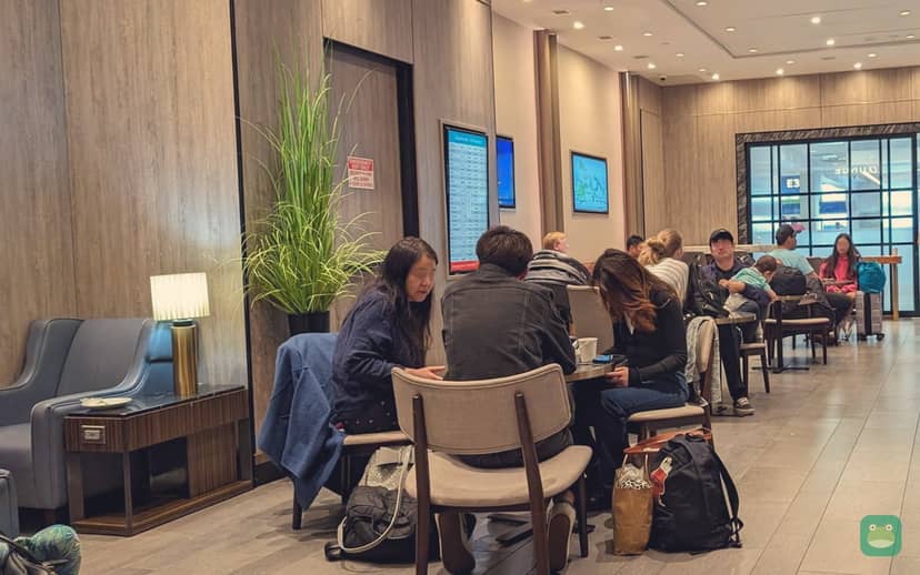 Plaza Premium Lounge, DFW Terminal E — main seating