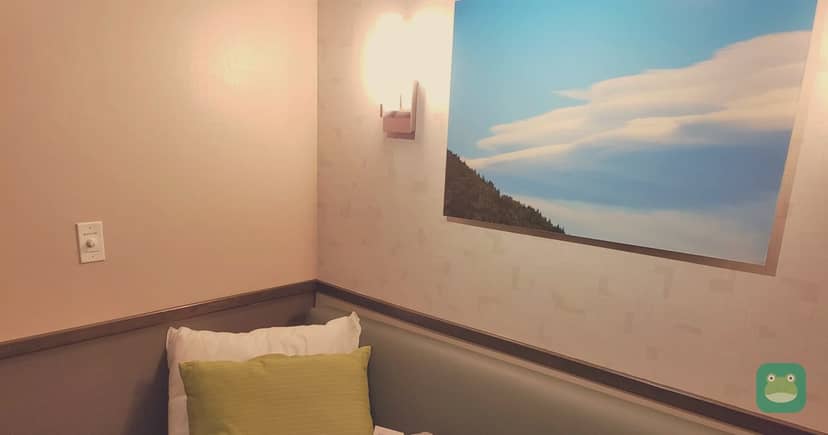 Minute Suites, CLT Atrium — suite with daybed