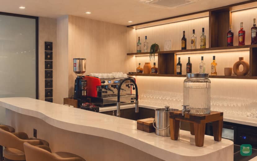 W Premium Lounge Congonhas, CGH Terminal 1 — bar