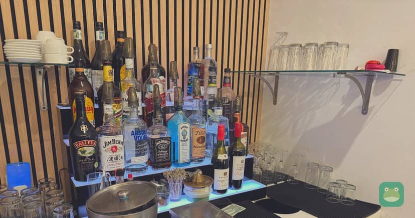 Air France Lounge, IAH Terminal D — bar