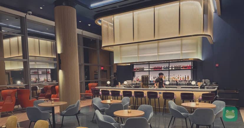 Etihad Lounge (Chase Sapphire), IAD Concourse A — bar with counter seating