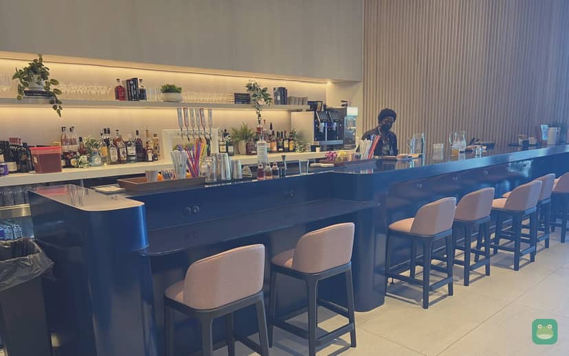 Capital One Lounge, DFW Terminal D — bar