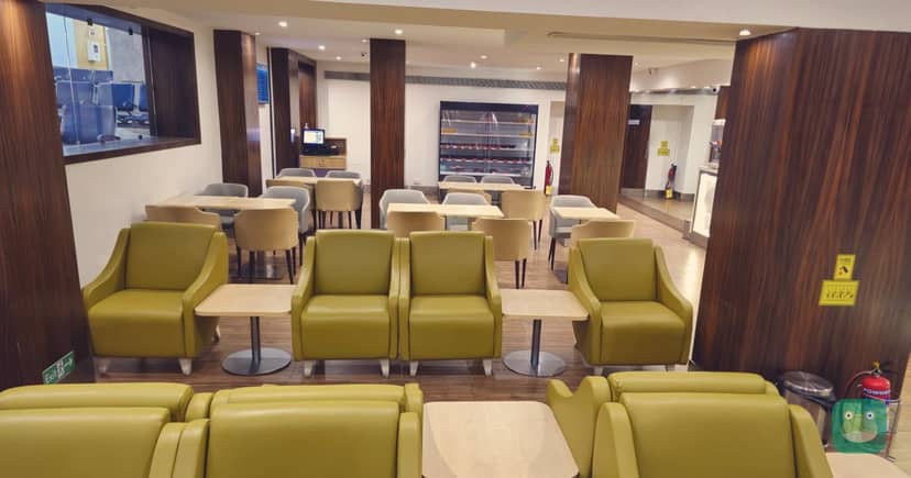 Good Times Bar, BOM Terminal 1B — seating