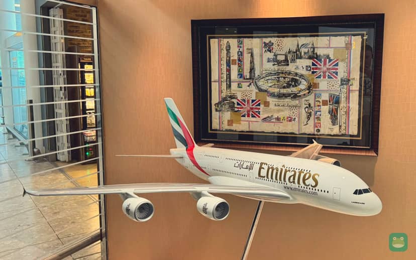 Main lounge with floor-to-ceiling windows, Emirates Lounge, Heathrow Terminal 3