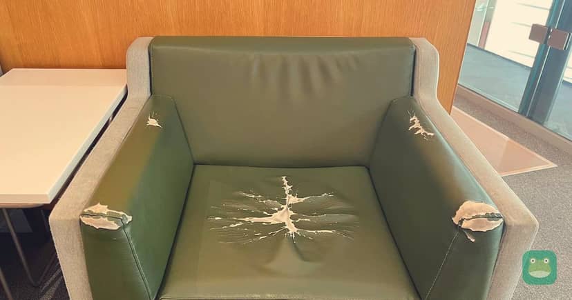 Seating detail from the source review of SkyTeam Lounge, YVR